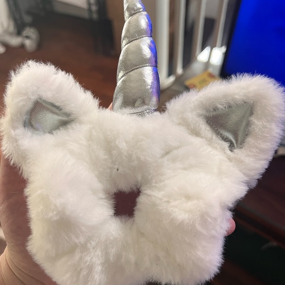 Free gift with any $40 purchase. - Picture 1 of 2